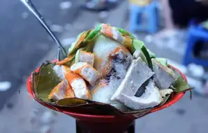 Hanoi's Banh Troi Tau: A heartwarming street food specialty, chasing away winter's chill. - image 2