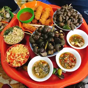 Hanoi's Banh Troi Tau: A heartwarming street food specialty, chasing away winter's chill. - image 9