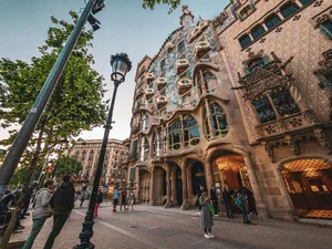 Exploring Casa Batlló: The Surreal Skeletal Masterpiece by Antoni Gaudi in Barcelona - image 1