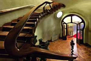 Exploring Casa Batlló: The Surreal Skeletal Masterpiece by Antoni Gaudi in Barcelona - image 8