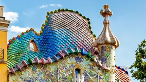 Exploring Casa Batlló: The Surreal Skeletal Masterpiece by Antoni Gaudi in Barcelona - image 2