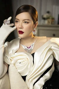 Ly Nha Ky Wealth and Success as Top Vietnamese Celebrity - image 4