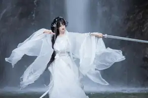 Ethereal Traditional Beauty: Qi Luo Sheng De Xiao Su Su amidst a Majestic Waterfall | YiTuYu Vol.8732 - image 13