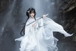 Ethereal Traditional Beauty: Qi Luo Sheng De Xiao Su Su amidst a Majestic Waterfall | YiTuYu Vol.8732 - image 5