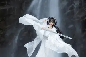 Ethereal Traditional Beauty: Qi Luo Sheng De Xiao Su Su amidst a Majestic Waterfall | YiTuYu Vol.8732 - image 11