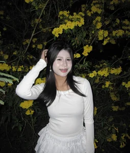 Thai Influencer Sparks Viral Debate with Bold and Unique Avant-Garde Makeup Looks That Redefine Beauty Standards - image 4