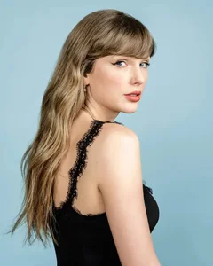 Taylor Swift Named Among the Greatest Living Songwriters by NY Times - image 8