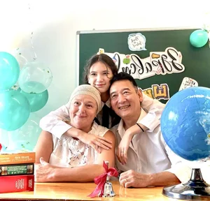Dang Van Lam's Sister Dang Thanh Giang Stuns on Back-to-School Day - image 4