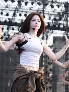 DJ Mie Shines with "Fairy-like" Visuals on Rehearsal Stage, Captivating Fans with Her Pure Beauty - image 8