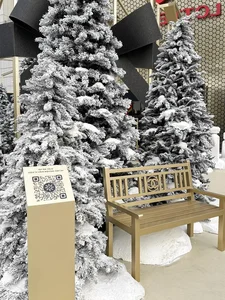Luxury Christmas Tree Displays Become the Ultimate Holiday Check-In Spots for Trendy Youth This Season - image 6