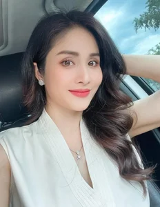 Actress Thao Trang Opens Up About Her Divorce from Footballer Husband: The Surprising Reason - image 5
