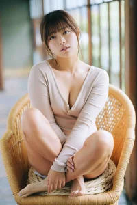 Suzuran Yamauchi FRIDAY Digital Photo Book - Exclusive Japanese Model Gallery - image 5