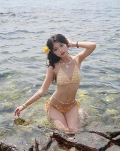 Vuong Khanh Ly Sets Summer Heat With Stunning New Bikini Gallery - image 3