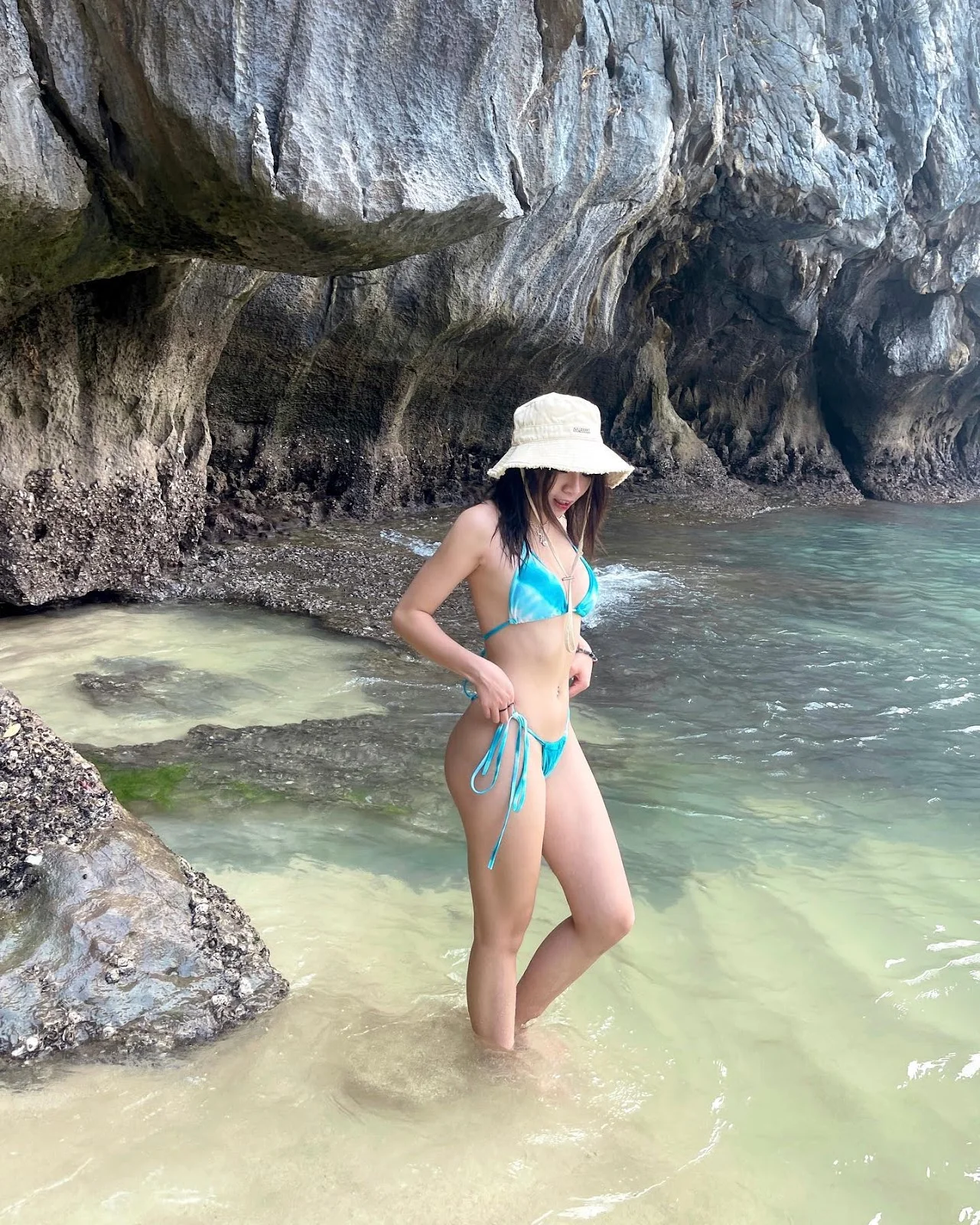 Hoai Phuong Anh Bikini Collection: 88+ Stunning Photos of the Famous Tiktoker