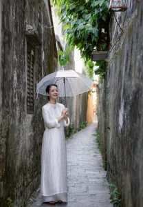 Vietnamese Celebrity News: Lọ Lem and Trọng Tấn’s Daughter Celebrate Academic Success - image 0