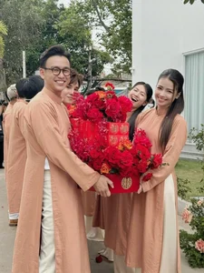 Vietnamese Star Midu’s Elegant Wedding: A Star-Studded Celebration - image 2