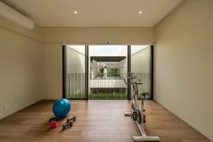 Innovative Villa Design: Splitting Spaces to Create Modern 'Breathing' Rooms - image 12