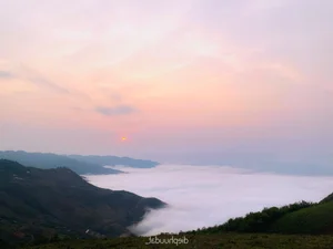The Ultimate Ta Xua Travel Gallery: Majestic Peaks and Golden Hours at Khe Cai - image 5