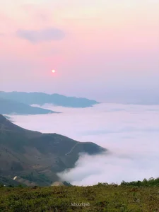The Ultimate Ta Xua Travel Gallery: Majestic Peaks and Golden Hours at Khe Cai - image 3