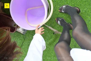 Narrative Fashion and Fantasy in IESS Neighbor Borrowing Water Vol.2 - image 89