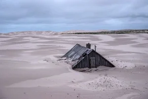 The Mysterious Desert Village Where Residents Never Lock Their Doors - image 4