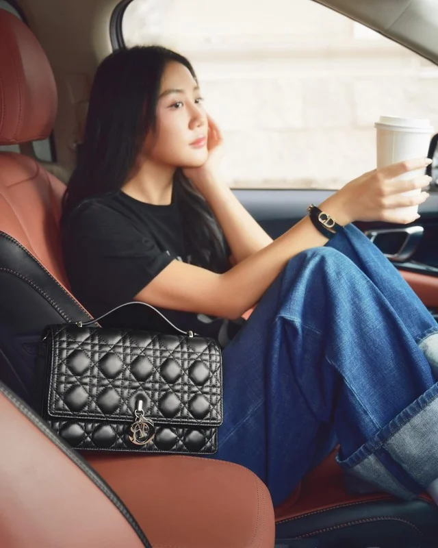 Luong Thuy Linh Debut Acting Look and Chi Pu Sisterhood Reunion