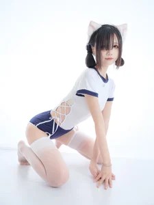 Aesthetic Fusion: Wu Geng Bai Gui’s Playful Captain Gym Wear Cosplay Series - image 1