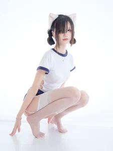 Aesthetic Fusion: Wu Geng Bai Gui’s Playful Captain Gym Wear Cosplay Series - image 3