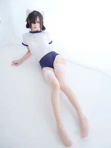 Aesthetic Fusion: Wu Geng Bai Gui’s Playful Captain Gym Wear Cosplay Series - image 11