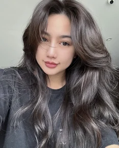 Meet Ninh Duong Lan Ngoc’s Stunning Sister: The Talented TikToker and Inspiring Single Mother - image 0