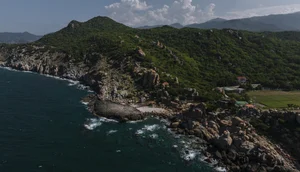The 'Moon Rock' Landscape of Hang Rai: A Geological Wonder in Nui Chua - image 5