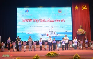 Dien Bien Hosts Vibrant 'I Love My Country's Sea and Islands' Contest - image 3