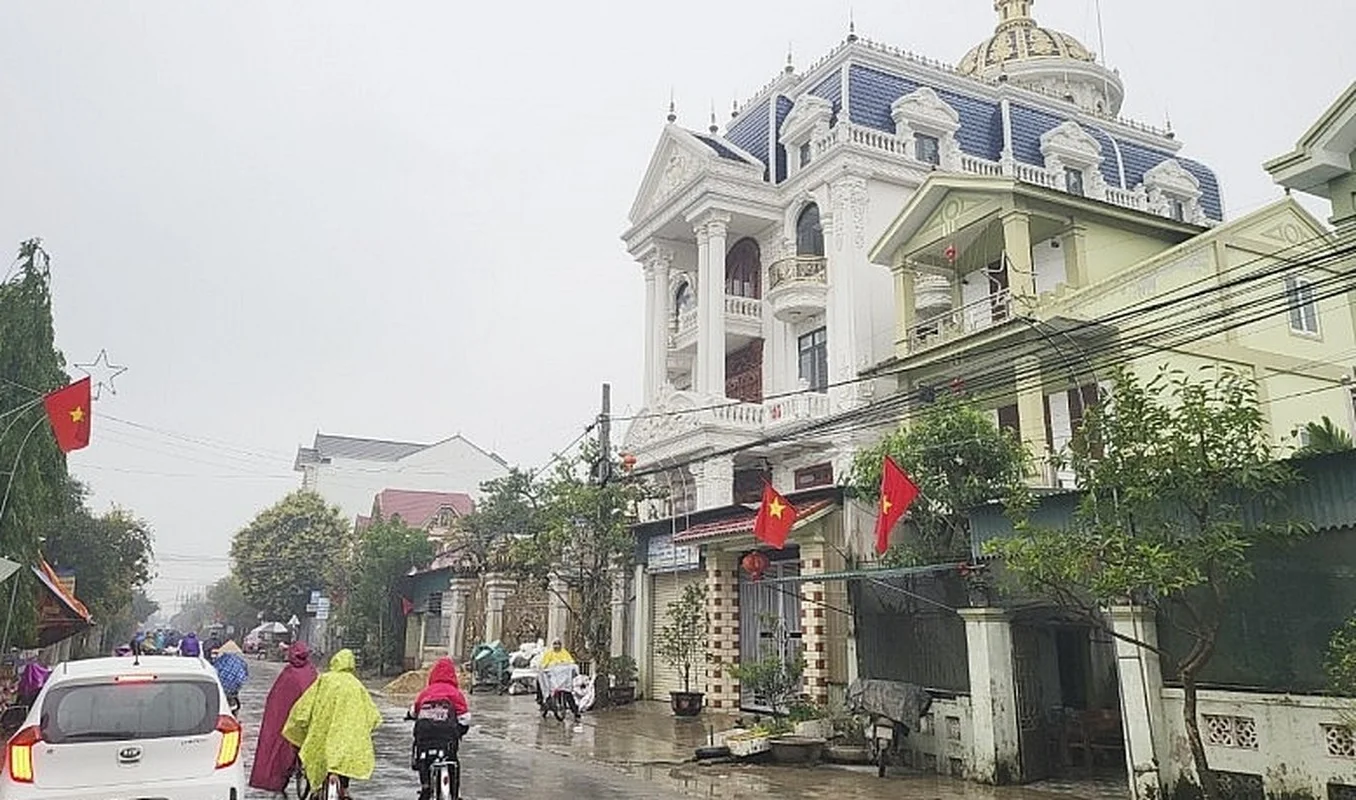 The Vietnamese Billionaire Village Built on Scrap Metal Trading