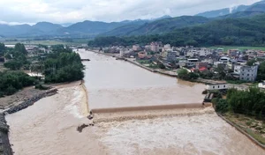 Devastating Floods and Torrential Rains Ravage Southern China Regions - image 6