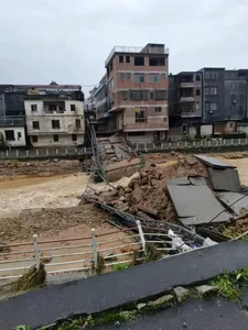 Devastating Floods and Torrential Rains Ravage Southern China Regions - image 5