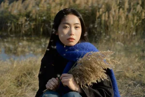 Ethereal Winter Lakeside Portrait Session with Ban Ge Yue Liang: YiTuYu Art Language Vol.9334 Aesthetic Photography Collection - image 7