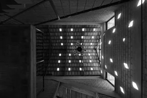 Stunning Two-Story Mud House: Sustainable and Beautiful Architecture - image 0