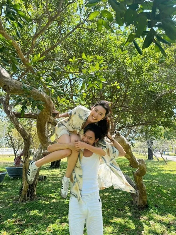Thuy Ngan's Rumored Boyfriend Revealed After Romantic Gift Surprise