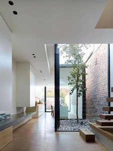 Mastering Skylight Design: 5 Common Risks and How to Avoid Heat and Leaks - image 2