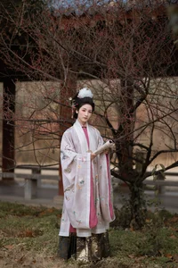 Artistic Depth in YiTuYu Art Language Vol.6730 Starring Zhi Yu Qian Deng - image 24