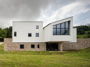 Innovative 5-Block Sustainable Home Design for Multi-Generational Living and Energy Efficiency - image 22