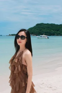 Hồng Diễm: The Art of Sophisticated Charm Without the Need for Bikini Shots - image 6