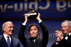 Tony Leung’s Emotional Moment: The Legendary Actor’s Heartfelt Tribute to His Wife - image 3