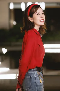 Chi Pu Captivates Audiences with Trendy Fashion on Chinese Shows - image 1