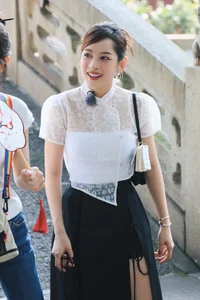 Chi Pu Captivates Audiences with Trendy Fashion on Chinese Shows - image 6