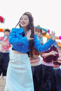 Chi Pu Captivates Audiences with Trendy Fashion on Chinese Shows - image 3