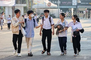 A Record-Breaking 94,000 Students Compete for Early University Admissions - image 10