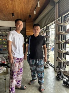 Quang Linh Vlogs Captivates Fans with Unique Fashion and Charismatic African Adventures - image 1
