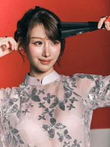 Singer Min Captivates in Traditional Ao Dai for the Lunar New Year - image 2