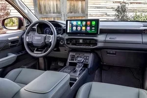 Toyota Fortuner 2027: Shedding the 'Rollover King' Image with a Comprehensive Global Upgrade - image 10